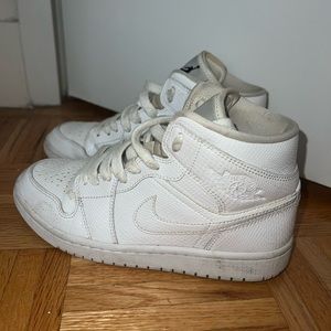 White high top air Jordan’s